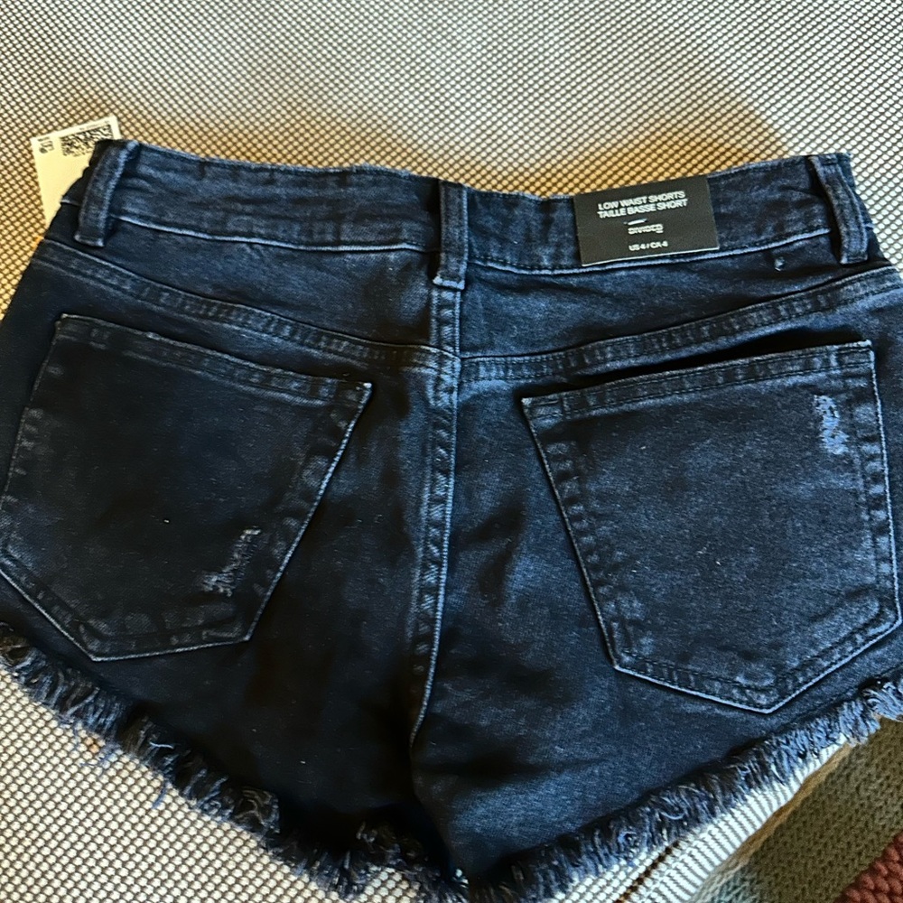 Brand New H&M Low Waist Shorts Size 4